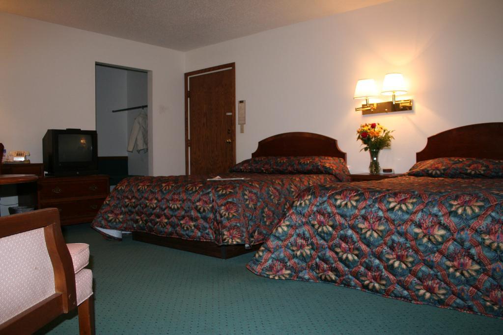 University Inn Cedar Falls Exteriér fotografie